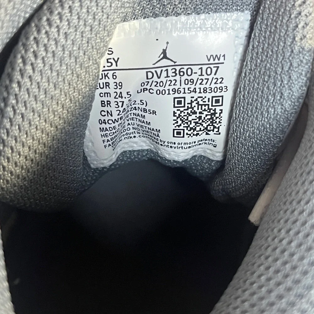 Jordan dub zero GS Brand new
